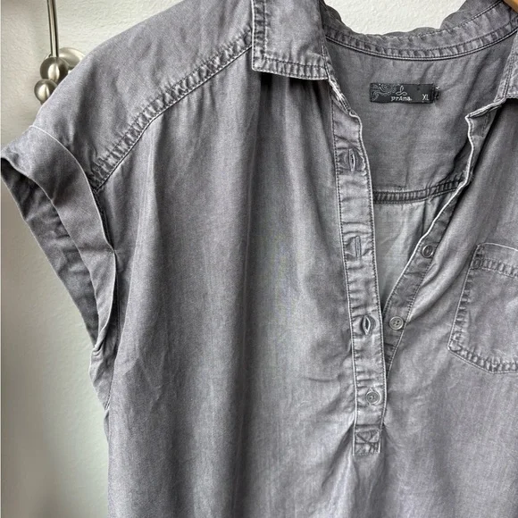Prana Charcoal Chambray Pullover 1/4 Button Up Shirt Women’s XL - Picture 2 of 8